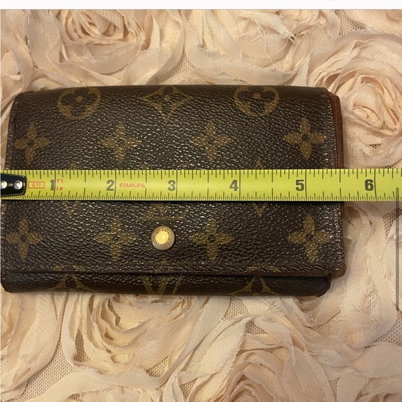 Louis Vuitton wallet - Picture 11 of 12